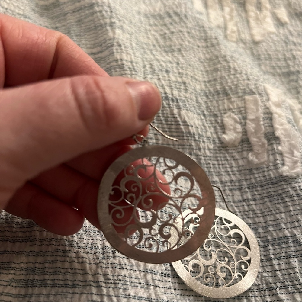 Elegant Silver Filigree Earrings
